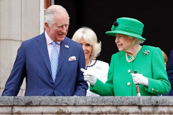 Prince Charles and Queen Elizabeth II on the balcony of Buckingham Palace after the Platinum Pageant on June 5, 2022 in London, England (Photo: Getty Images)