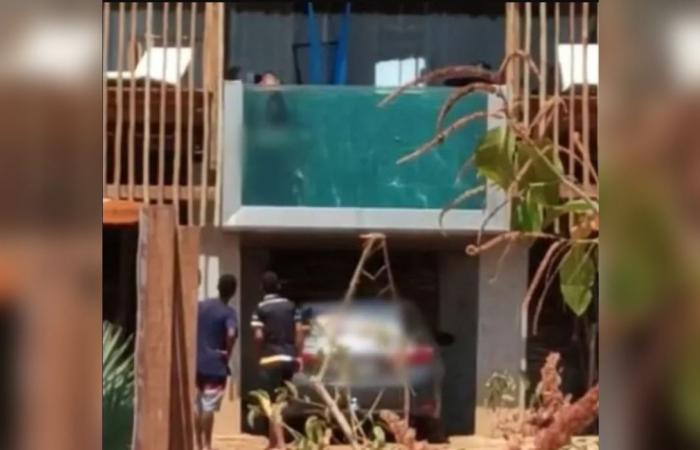 Couple is caught having sex in a transparent pool at an inn in Tocantins