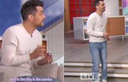 VIDEO: Wagner Moura dances Bahian samba on US TV and excites the audience