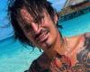 Tommy Lee posts full-frontal nude photo on his Instagram feed