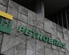 Government proposes and Petrobras approves distribution of 50% of dividends