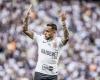 Corinthians midfielder undergoes surgery after serious knee ligament injury