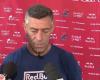 Pedro Caixinha faces unusual ant attack during post-game press conference at the Copa do Brasil | Brazil’s Cup