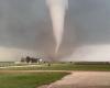 Huge tornado hits city in Texas, causes destruction and leaves injured; WATCH VIDEO