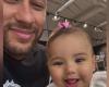Neymar shows cute photos with his daughter, Mavie; similarity draws attention and detail surprises: ‘Same as yours’