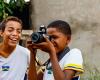 Students from the “3rd Photography Workshop: Faces of Quilombo” participate in a photo tour in the Quilombola Community of Santa Cruz in RO